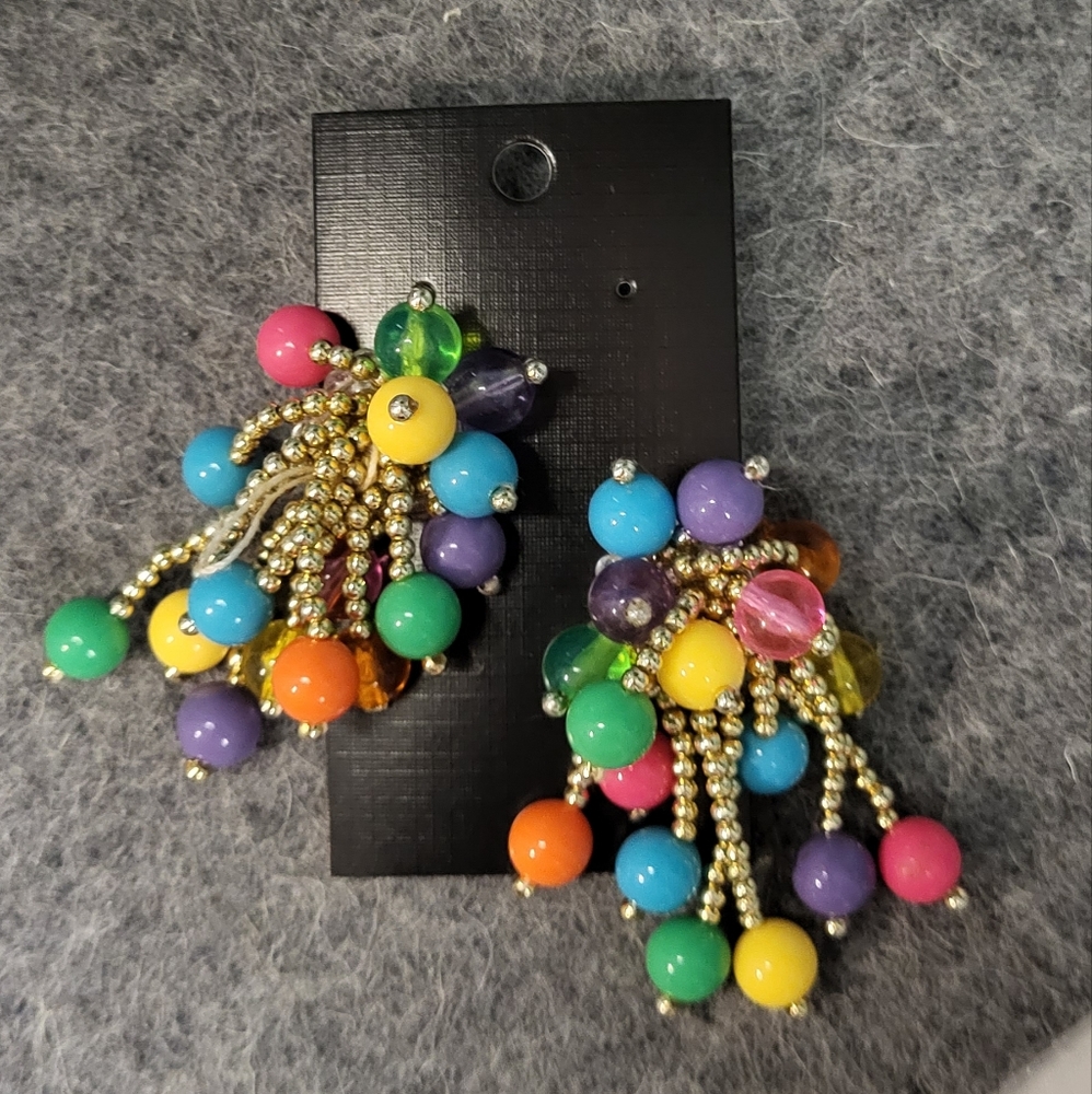 Clearance Sale! Vintage Clip-on bead earrings